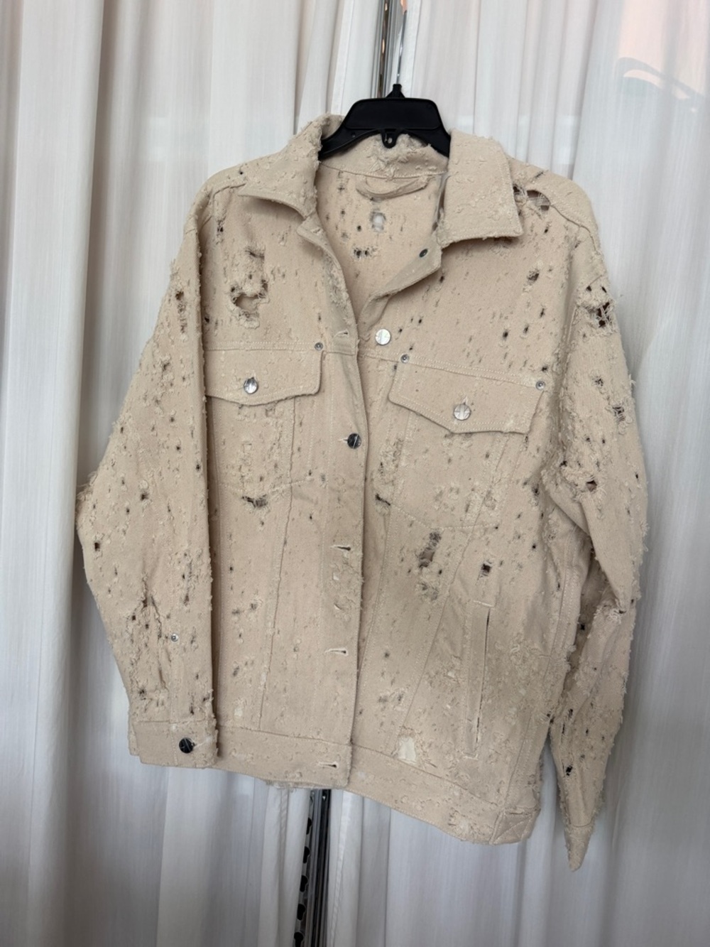 Viavia Distressed Beige Women's Button-Front denim Jacket